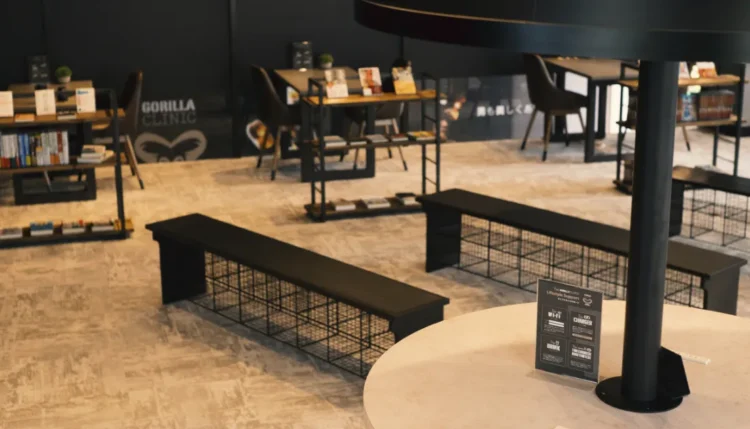 ゴリラクリニック大阪梅田院の待合室ベンチ